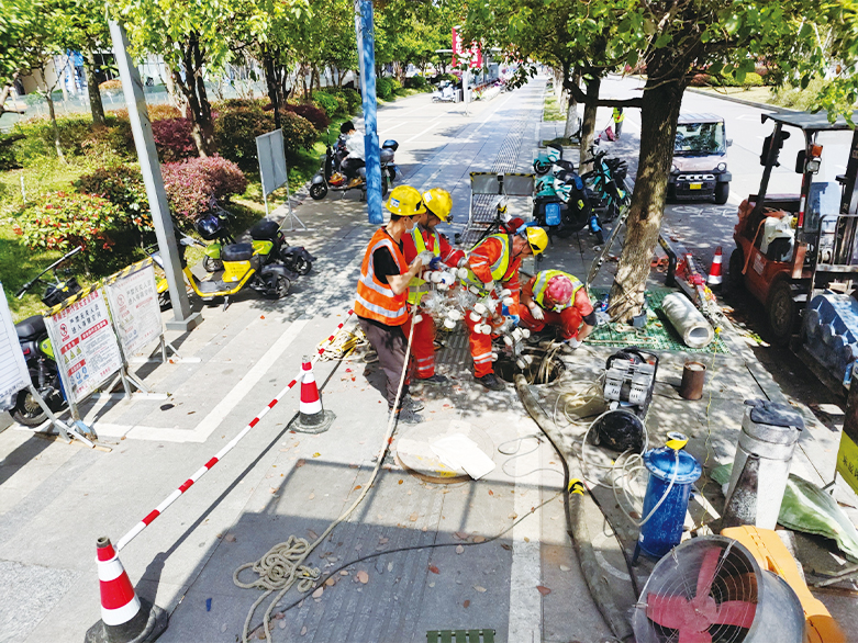  晋州UV-CIPP紫外光固化修复